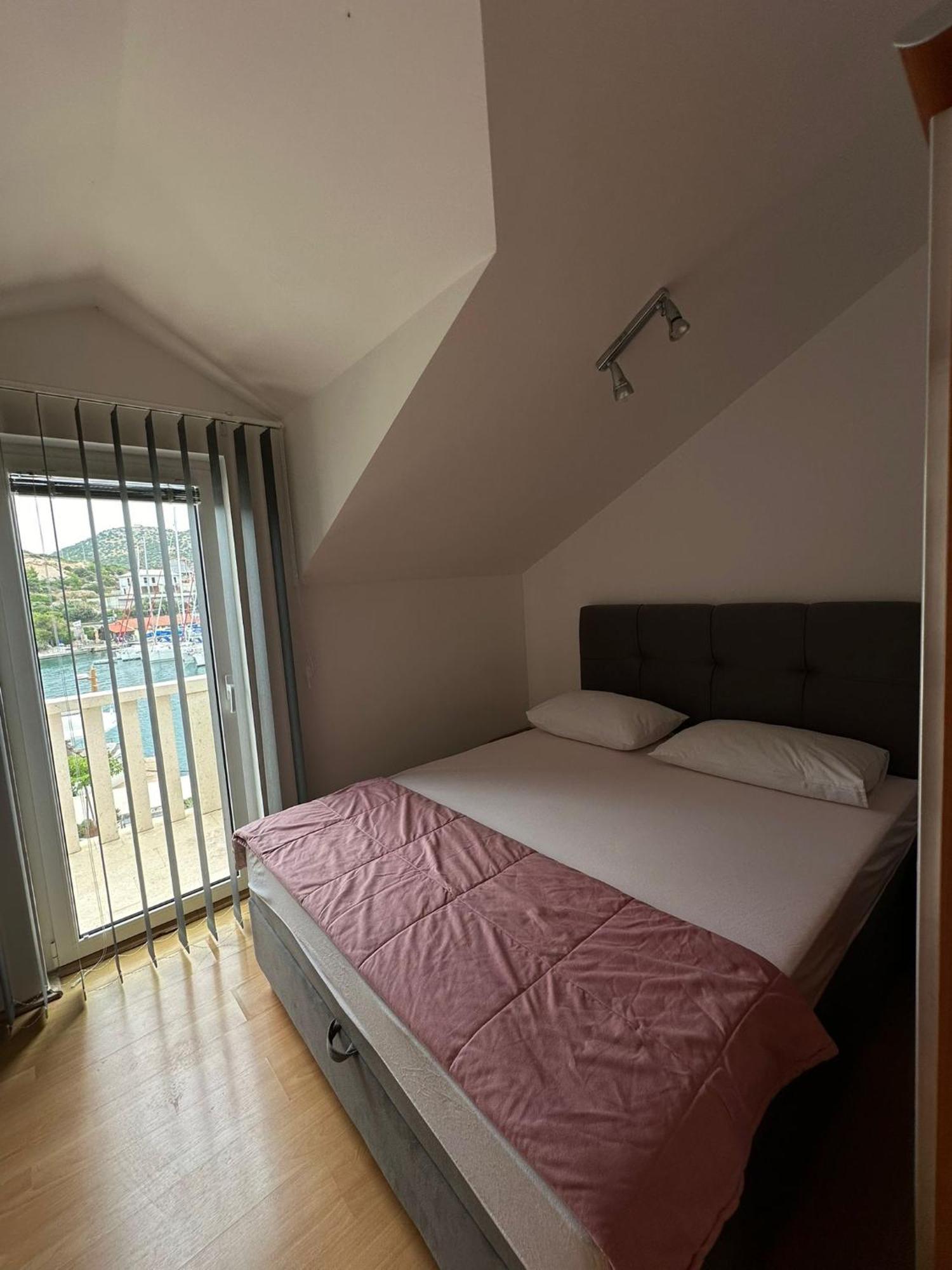 Apartments Zura Marina Room photo